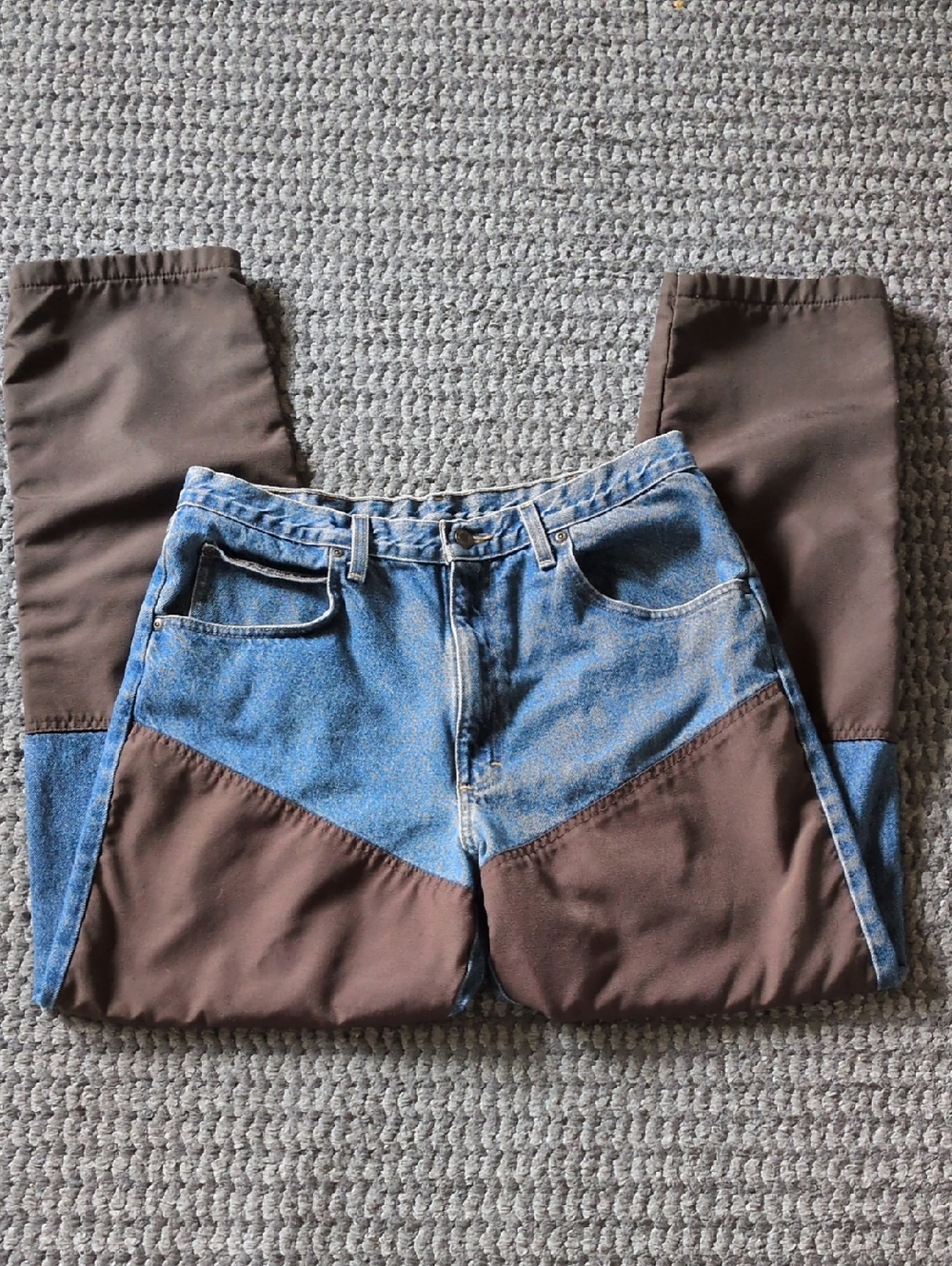 Wrangler Two-Tone Blue and Brown Straight Jeans For Outdoor Activities